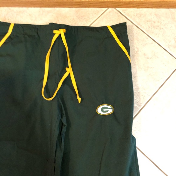 NFL Green Bay Packer scrub pants - Picture 3 of 5